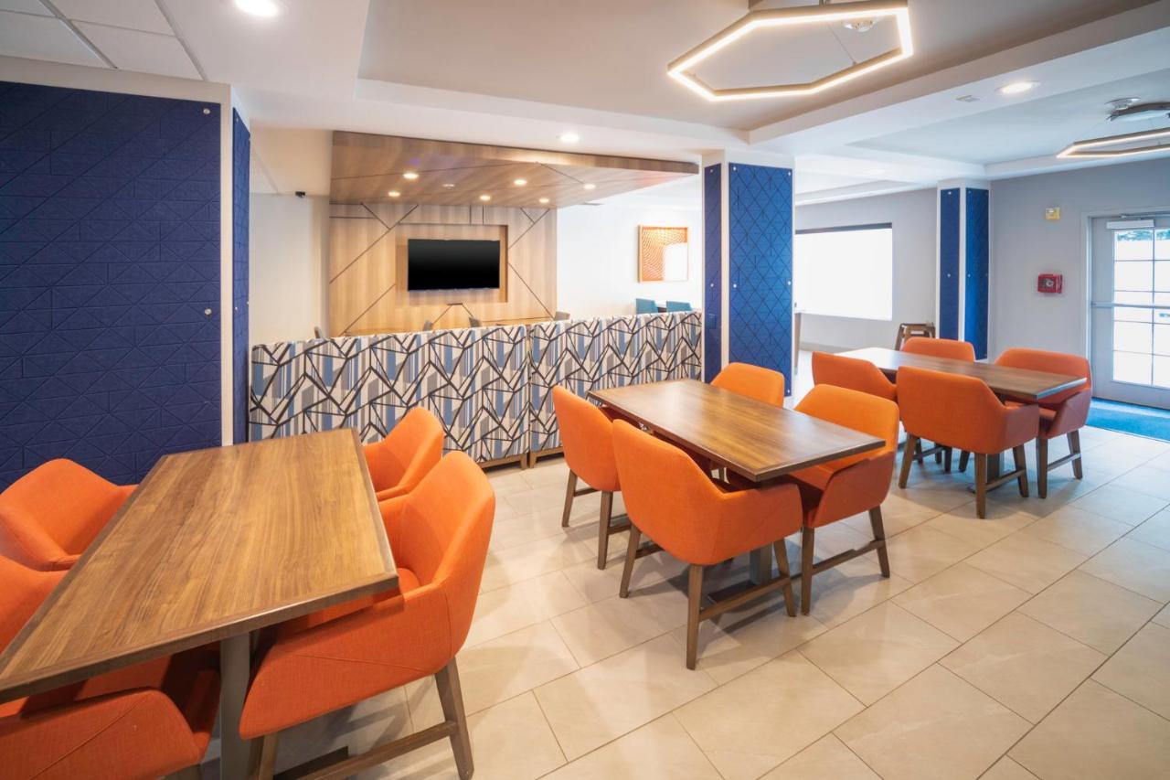 Holiday Inn Express And Suites Atlanta-Johns Creek By Ihg Exterior photo